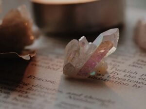 Singing bowl and crystals